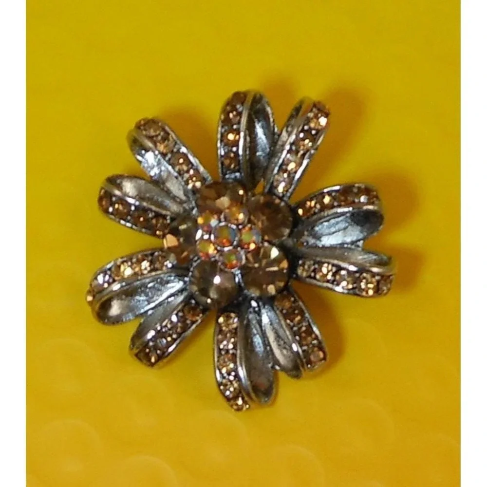 Vintage 1990s Amber Rhinestone Flower Brooch Pin Aurora Borealis Center‎ Silver